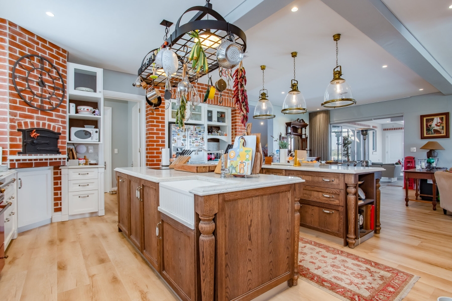 5 Bedroom Property for Sale in Val De Vie Estate Western Cape